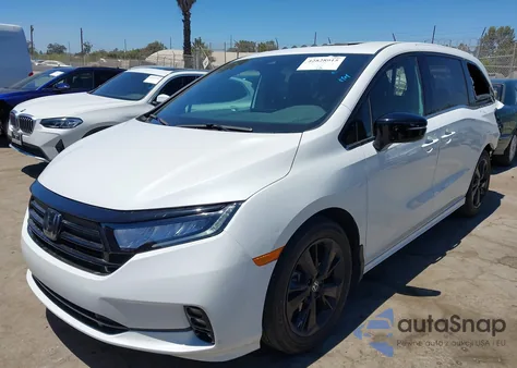 2023 Honda Odyssey Sport z USA, uszkodzony, nr VIN 5FNRL6H79PB001842